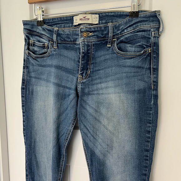Hollister: Skinny Classic Blue Denim Jeans: Size 11R - Picture 2 of 8
